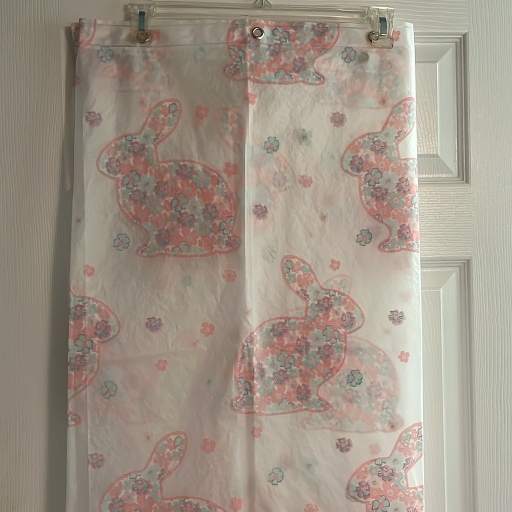 Cute Bunny Towel Set in Pink and White with Shower Curtain - Picture 4 of 5